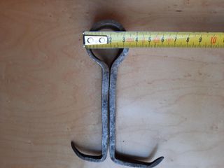 Conjunto de 3 herrajes antiguos de hierro forjado.