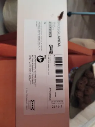 Estantería rosa de madera