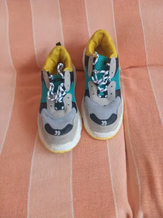 Zapatillas Balenciaga grises y amarillas