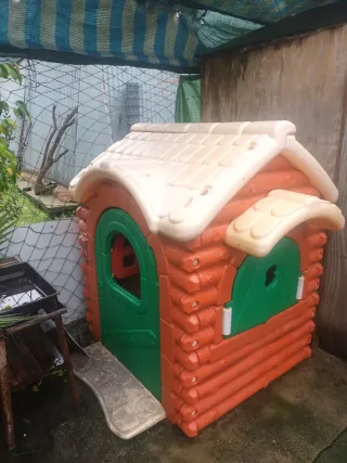 Casa de juegos infantil de plástico