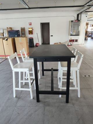 Tavolo alto stile bar con 4 sedie