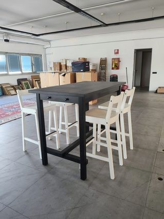 Tavolo alto stile bar con 4 sedie