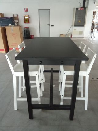 Tavolo alto stile bar con 4 sedie