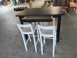 Tavolo alto stile bar con 4 sedie