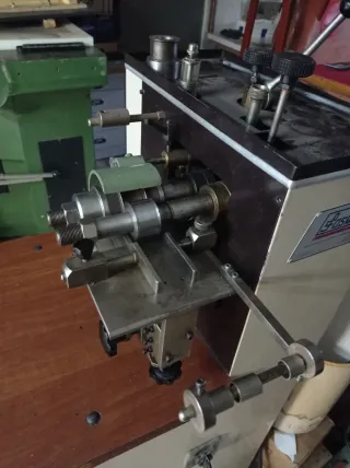 Máquina para ensamblar cinturones jOSMA