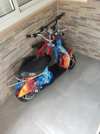 Moto Scooter Eléctrica Infantil 250W