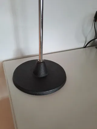 Lámpara de mesa Habitat metal y madera