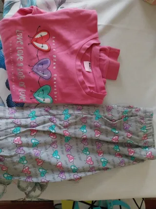 Pijama Talla 16 y Bata Talla 14. Poco uso.