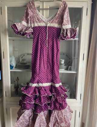 Traje de flamenca morado con lunares
