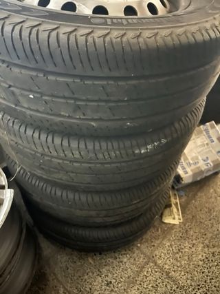 Neumáticos Continental 215/65 R16 91V