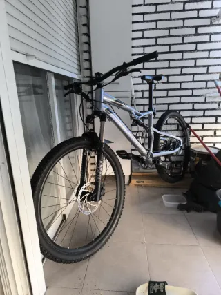 Bicicleta MTB Rockrider 27.5 talla L doble susp.