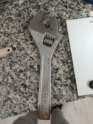 Llave inglesa ajustable grande 30 cm de largo