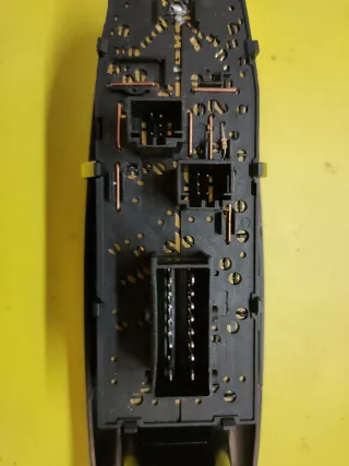 BOTONERA ELEVALUNAS ELEC PEUGEOT 406 BERLINA 8B