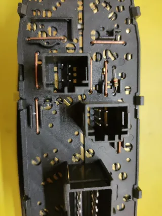 BOTONERA ELEVALUNAS ELEC PEUGEOT 406 BERLINA 8B