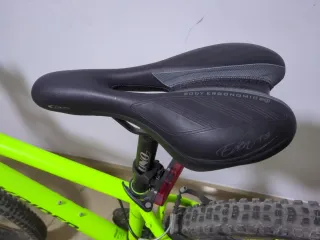 Bicicleta Rockrider ST100 con extras