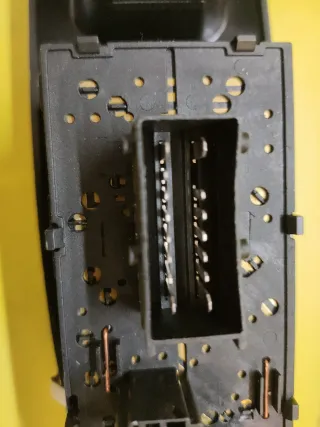 BOTONERA ELEVALUNAS PEUGEOT 406 BERLINA 8B