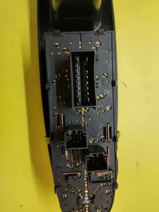 BOTONERA ELEVALUNAS PEUGEOT 406 BERLINA 8B