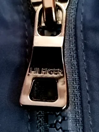 Cazadora Tommy Hilfiger Azul y Roja