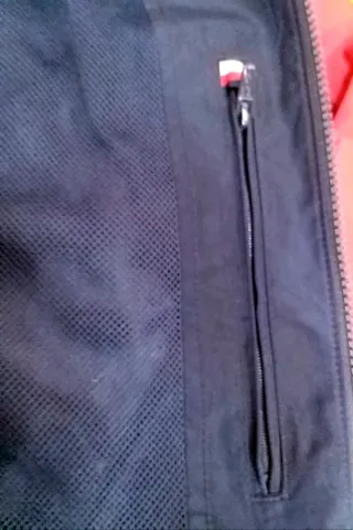 Cazadora Tommy Hilfiger Azul y Roja