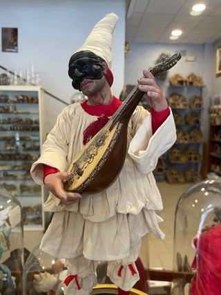 Pulcinella con mandolino