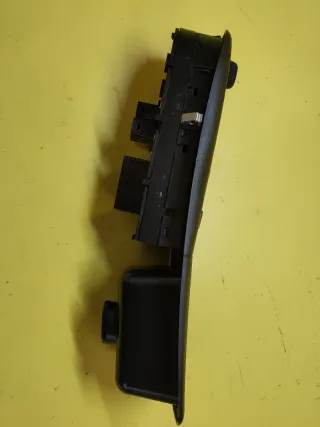 BOTONERA ELEVALUNAS ELECTRICOS PEUGEOT 406 BERLINA