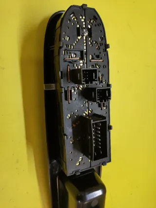 BOTONERA ELEVALUNAS ELECTRICOS PEUGEOT 406 BERLINA