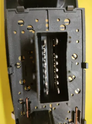 BOTONERA ELEVALUNAS PEUGEOT 406 BERLINA