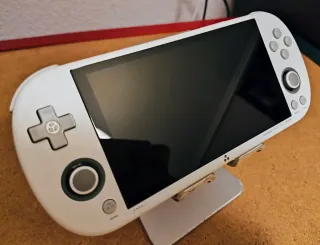 Trimui Smart Pro Blanca + Tarjeta 128GB Extreme.