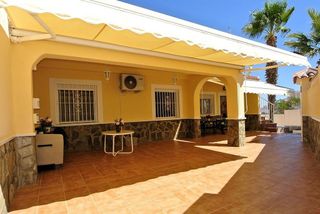Casa adosada en venta en Nueva Torrevieja - Aguas Nuevas en Torrevieja