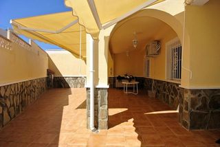 Casa adosada en venta en Nueva Torrevieja - Aguas Nuevas en Torrevieja