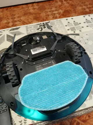 Aspirador Conga Cecotec con base y mando