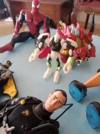 Action Figure Set - Spiderman, Batman, Robot