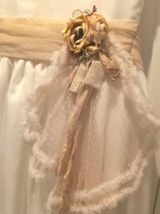 Vestido de Comunión Beige y Blanco(vale 390€)