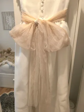 Vestido de Comunión Beige y Blanco(vale 390€)