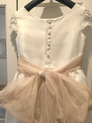 Vestido de Comunión Beige y Blanco(vale 390€)