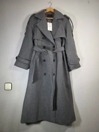 Abrigo largo Zara cinturón trabillas gris XS