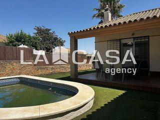 Chalet en venta en Montequinto en Dos Hermanas