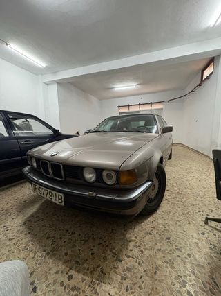 BMW 735 Inyección Largo