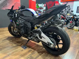 YAMAHA R1M