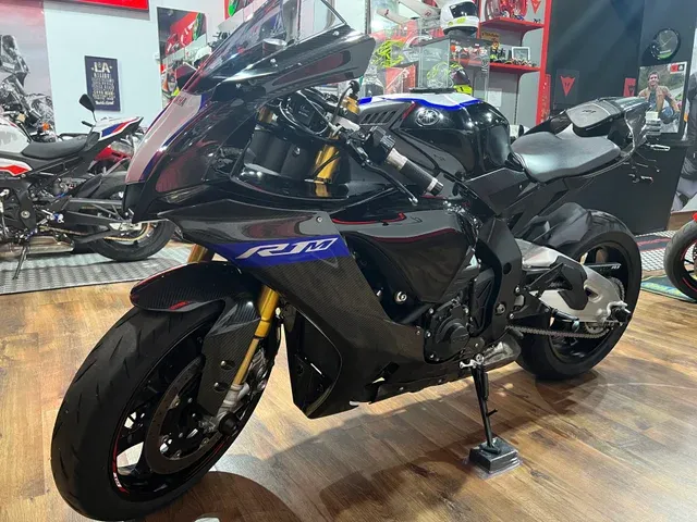 YAMAHA R1M