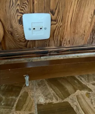 Dos cabeceros de madera estilo castellano