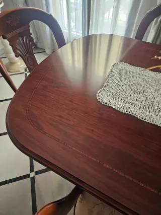 Mesa extensible y 6 sillas madera maciza