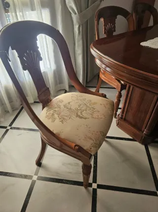 Mesa extensible y 6 sillas madera maciza