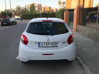 Peugeot 208 - 123.000km - 2014