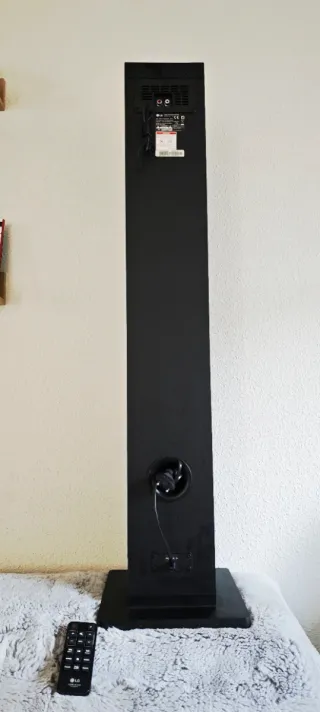 Altavoz Torre LG Negro