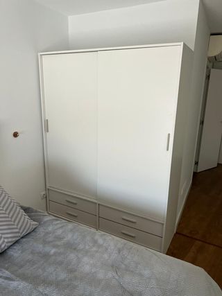 Armario puertas correderas 4 cajones