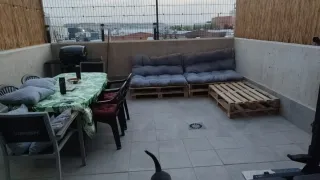 Sofás de palets con funda impermeable