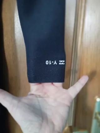 Neopreno Billabong azul y negro talla 10 años 2/3