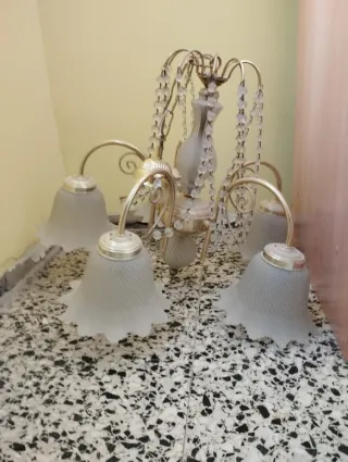 Lámpara de techo antigua dorada