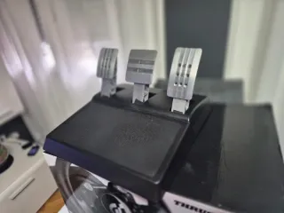 Thrustmaster TGT Ferrari + Pedales